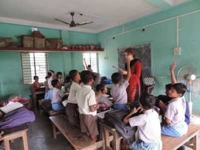 German volunteer in class.
